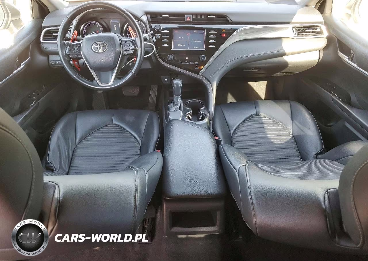 2018 Toyota Camry Se VIN:4T1B11HK8JU601647 - 8