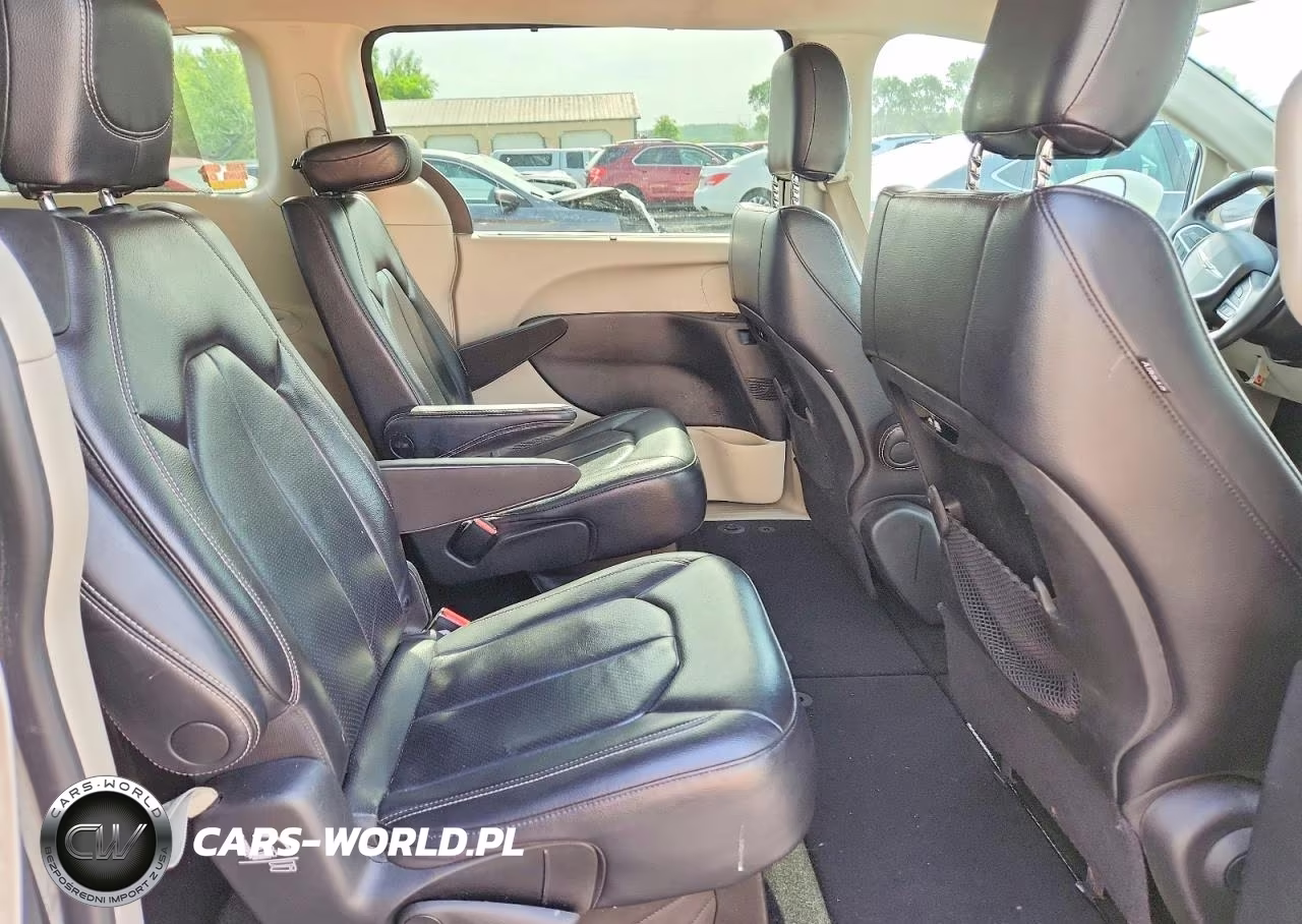 2022 Chrysler Pacifica Touring L VIN:2C4RC1BG1NR169035 - 11