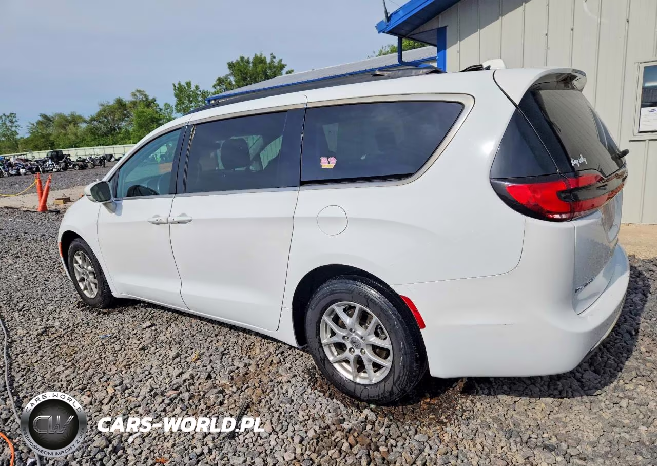 2022 Chrysler Pacifica Touring L VIN:2C4RC1BG1NR169035 - 2