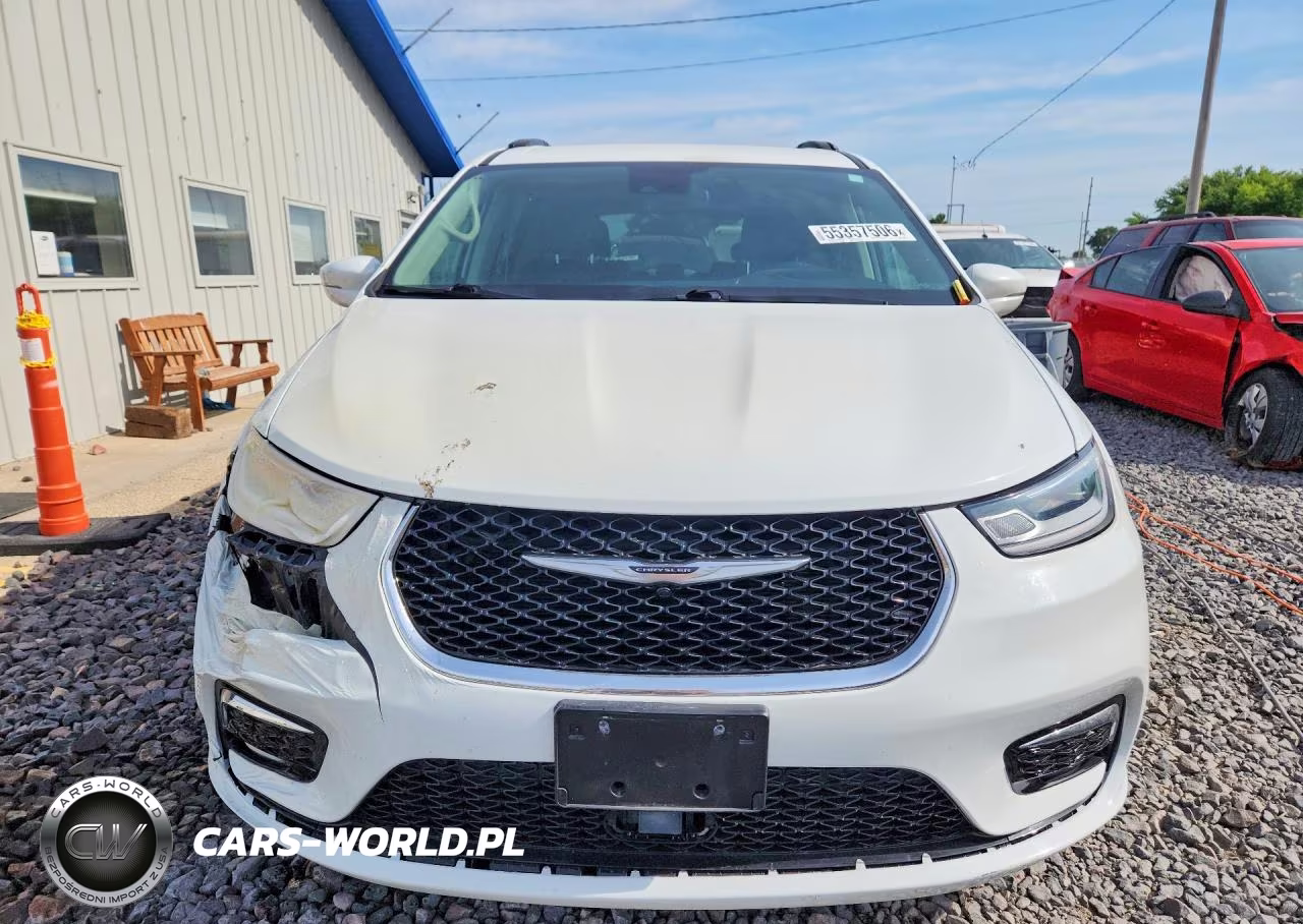 2022 Chrysler Pacifica Touring L VIN:2C4RC1BG1NR169035 - 5