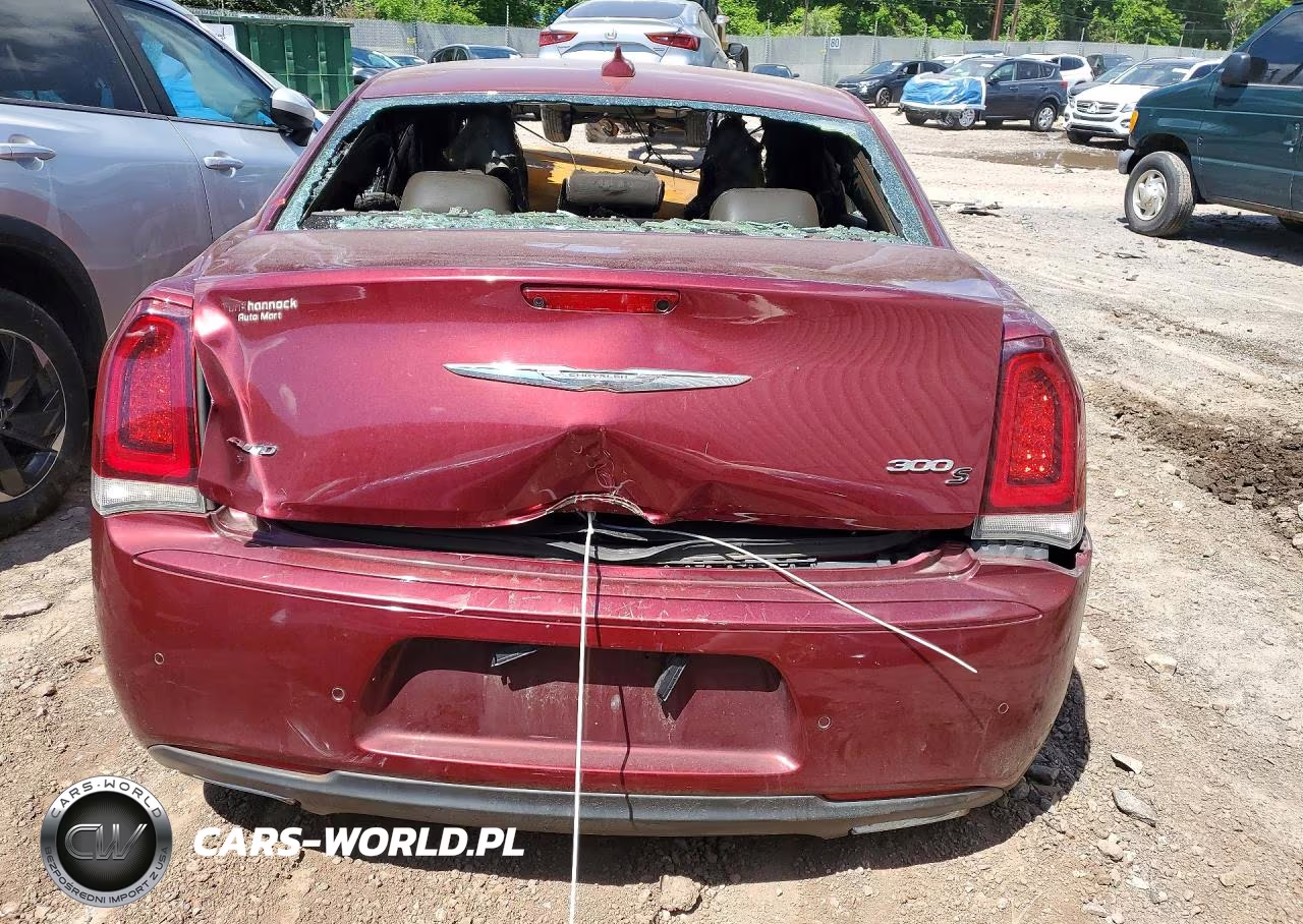 2018 Chrysler 300 S VIN:2C3CCAGG7JH331057 - 6