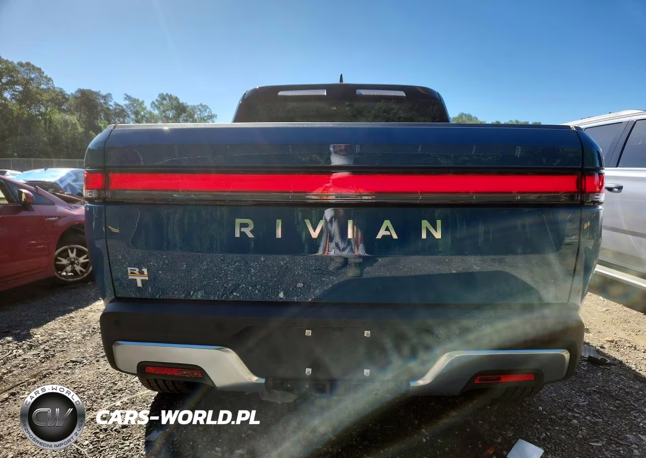 2022 Rivian R1T Adventure VIN:7FCTGAAA6NN014186 - 6