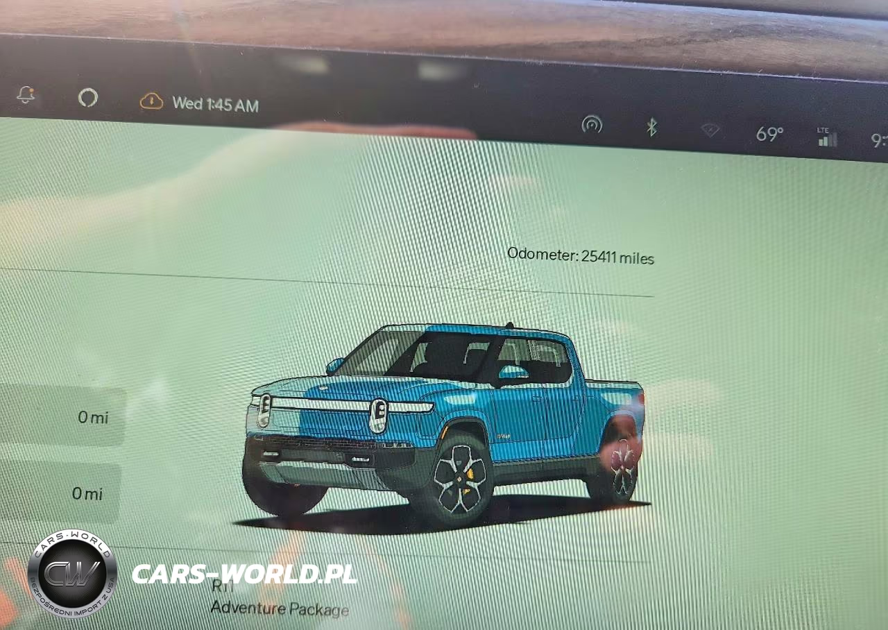 2022 Rivian R1T Adventure VIN:7FCTGAAA6NN014186 - 9