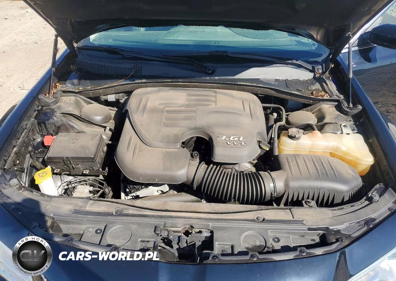 2019 Chrysler 300 Touring VIN:2C3CCARG0KH517571 - 11