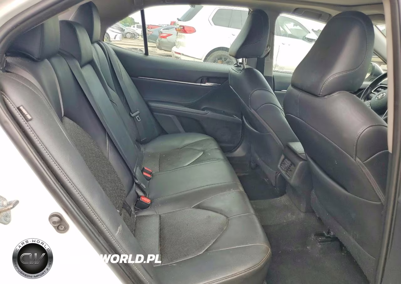 2018 Toyota Camry Xse VIN:4T1B61HK4JU025153 - 10