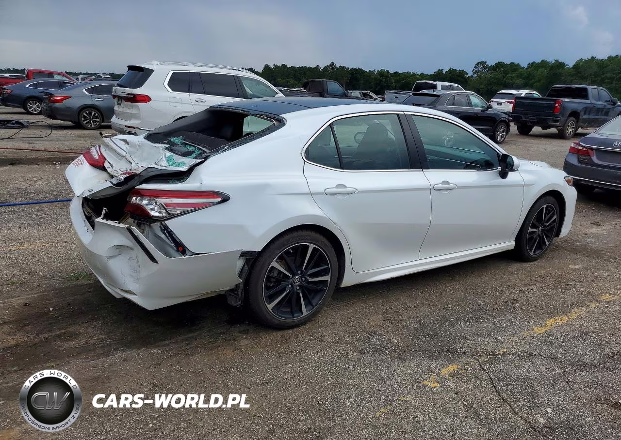 2018 Toyota Camry Xse VIN:4T1B61HK4JU025153 - 3