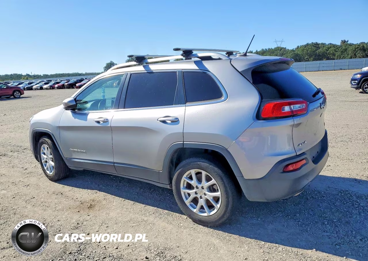 2016 Jeep Cherokee Latitude VIN:1C4PJMCB2GW239122 - 2