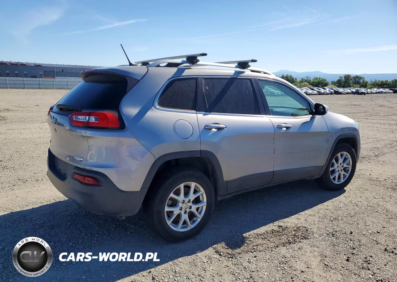 2016 Jeep Cherokee Latitude VIN:1C4PJMCB2GW239122 - 3