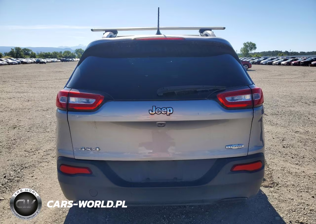 2016 Jeep Cherokee Latitude VIN:1C4PJMCB2GW239122 - 6