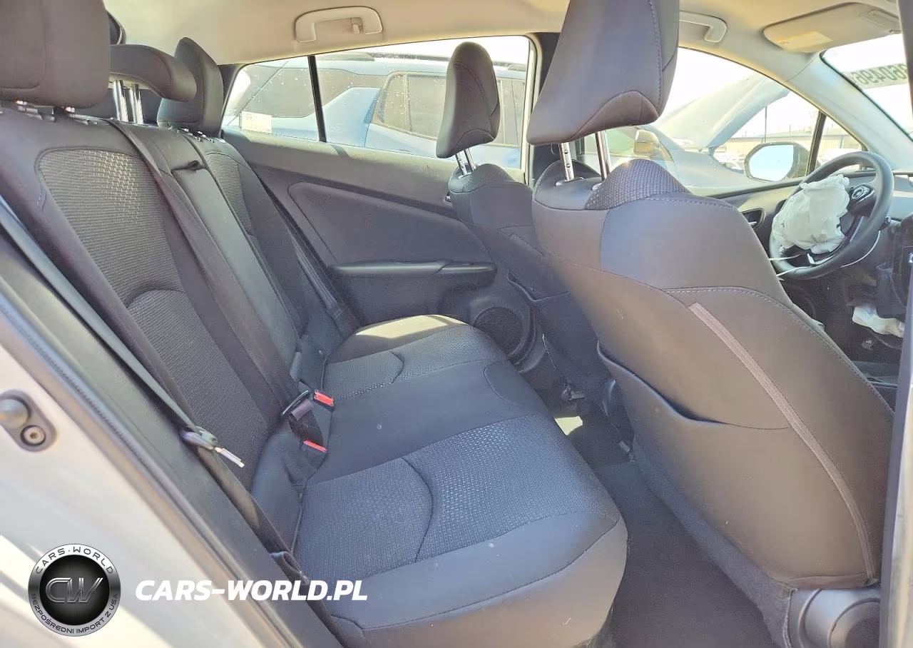 2019 Toyota Prius Le Awd-E VIN:JTDL9RFU1K3002892 - 10