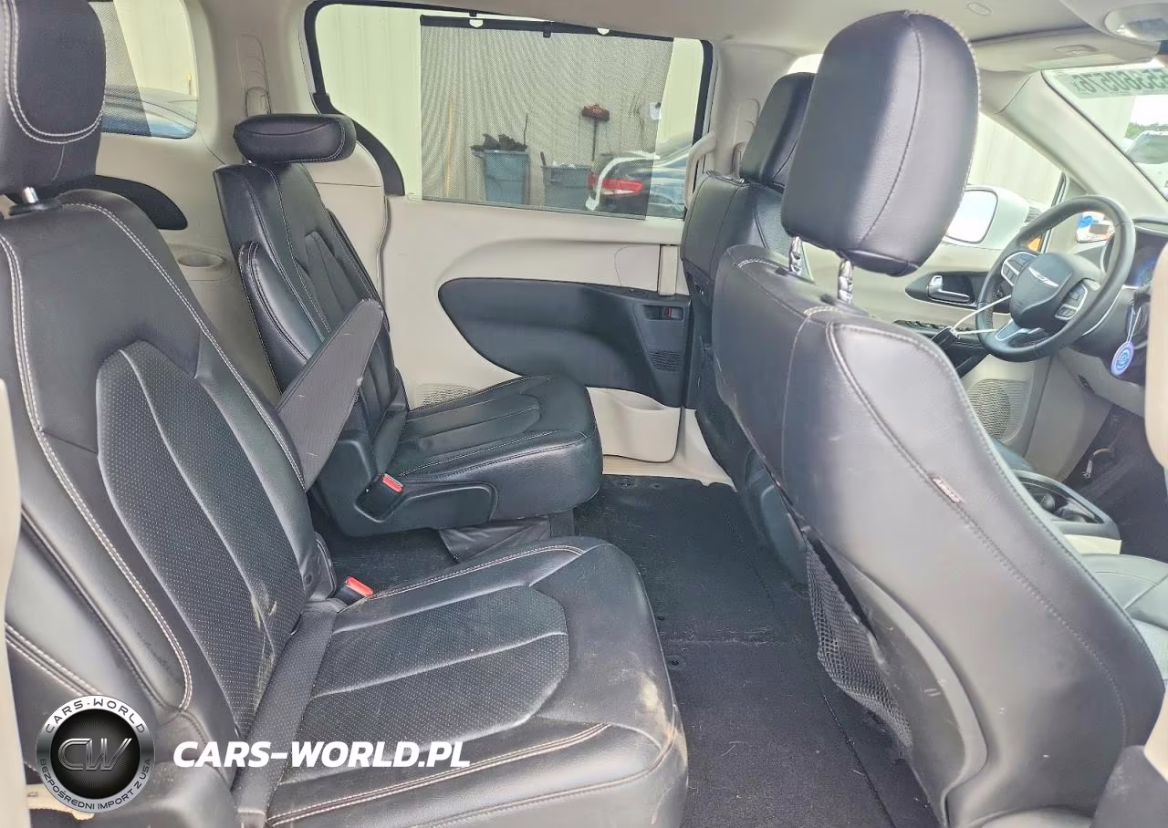 2022 Chrysler Pacifica Touring L VIN:2C4RC1BG4NR155386 - 11