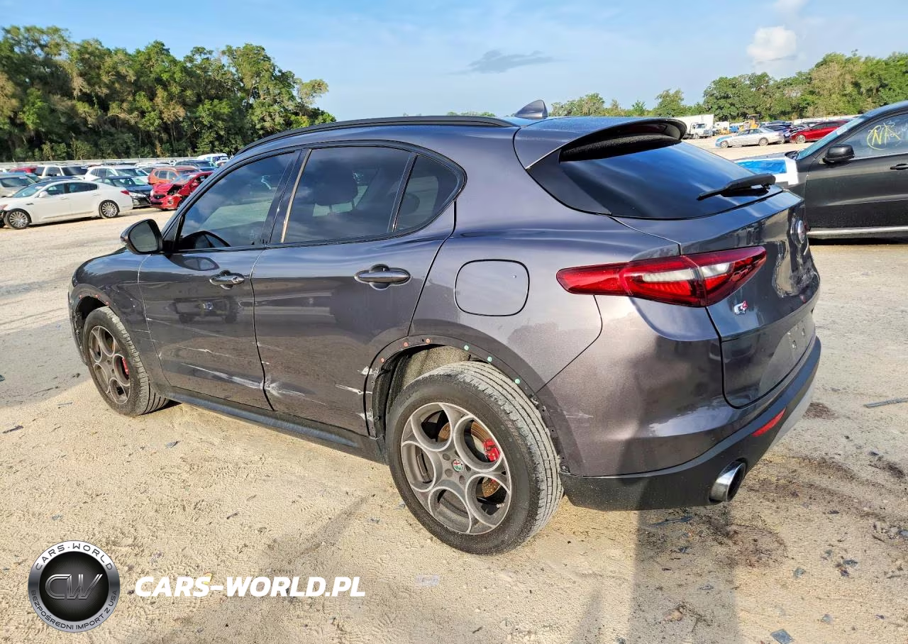2018 Alfa Romeo Stelvio Sport VIN:ZASFAKPN1J7B73210 - 2
