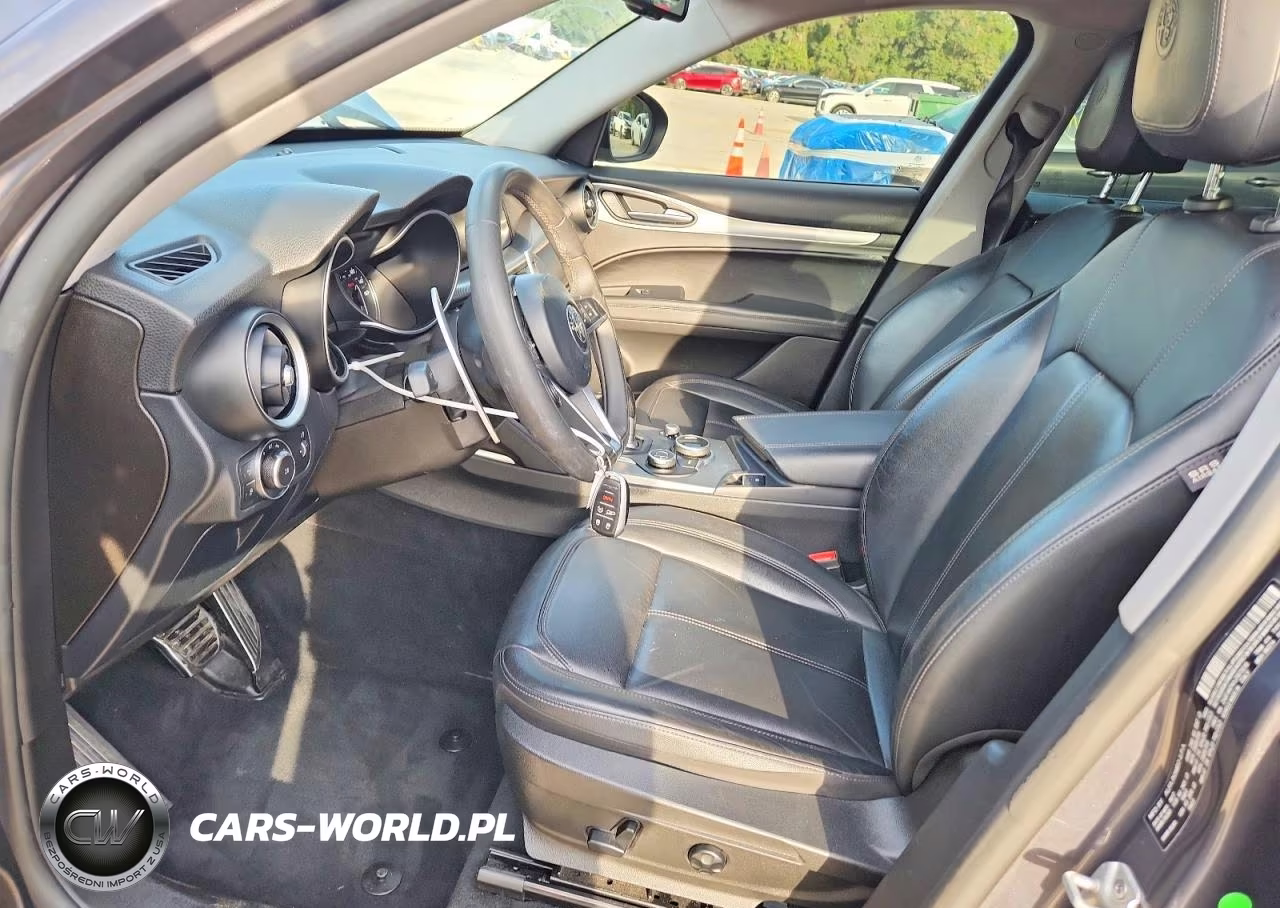 2018 Alfa Romeo Stelvio Sport VIN:ZASFAKPN1J7B73210 - 7