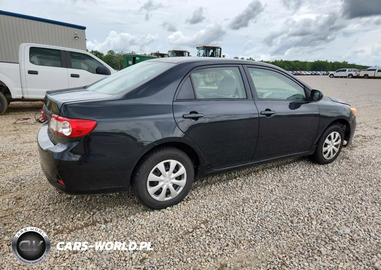 2011 Toyota Corolla Le VIN:JTDBU4EE8BJ090701 - 3