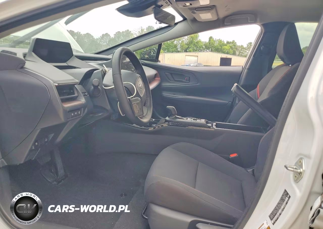 2025 Toyota Prius Plug-In Hybrid Se VIN:JTDACACU7S3046653 - 7