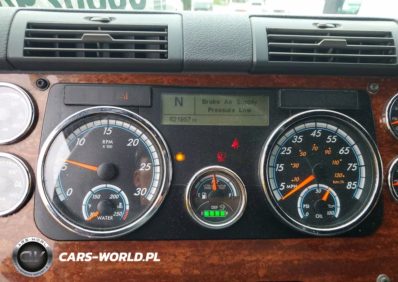 2017 Freightliner Cascadia 125 VIN:3AKJGLDR7HSHR5908 - 8