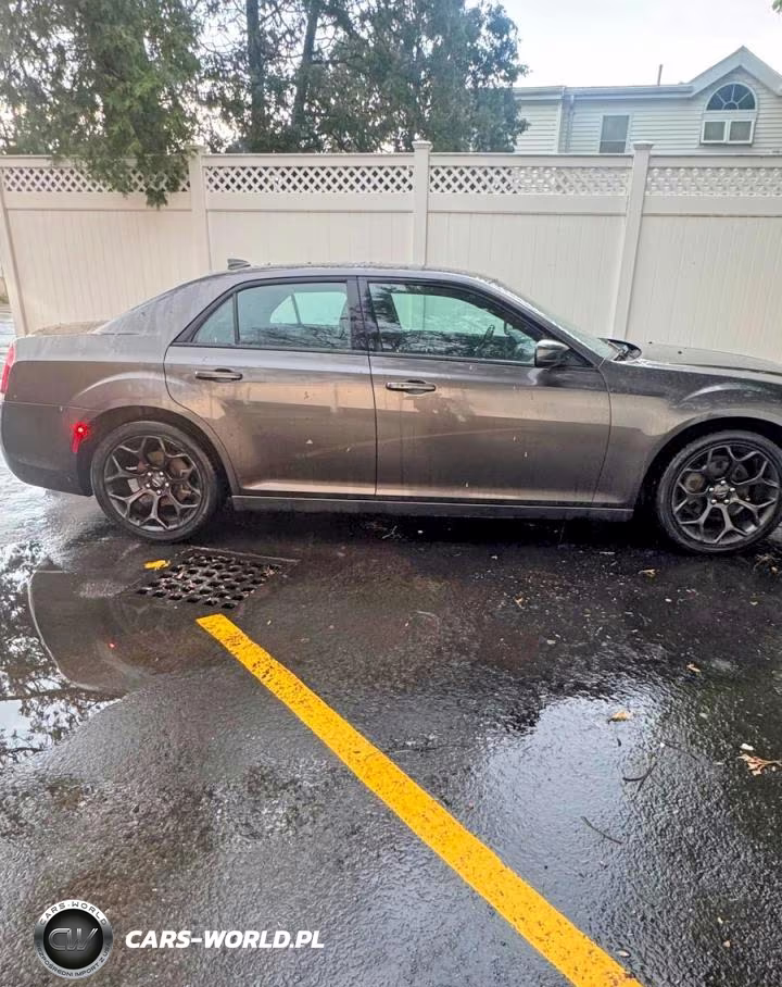 2020 Chrysler 300 S – zdjęcie 1 z 10