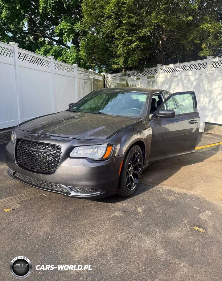 2020 Chrysler 300 S VIN:2C3CCABG5LH158682 - 2
