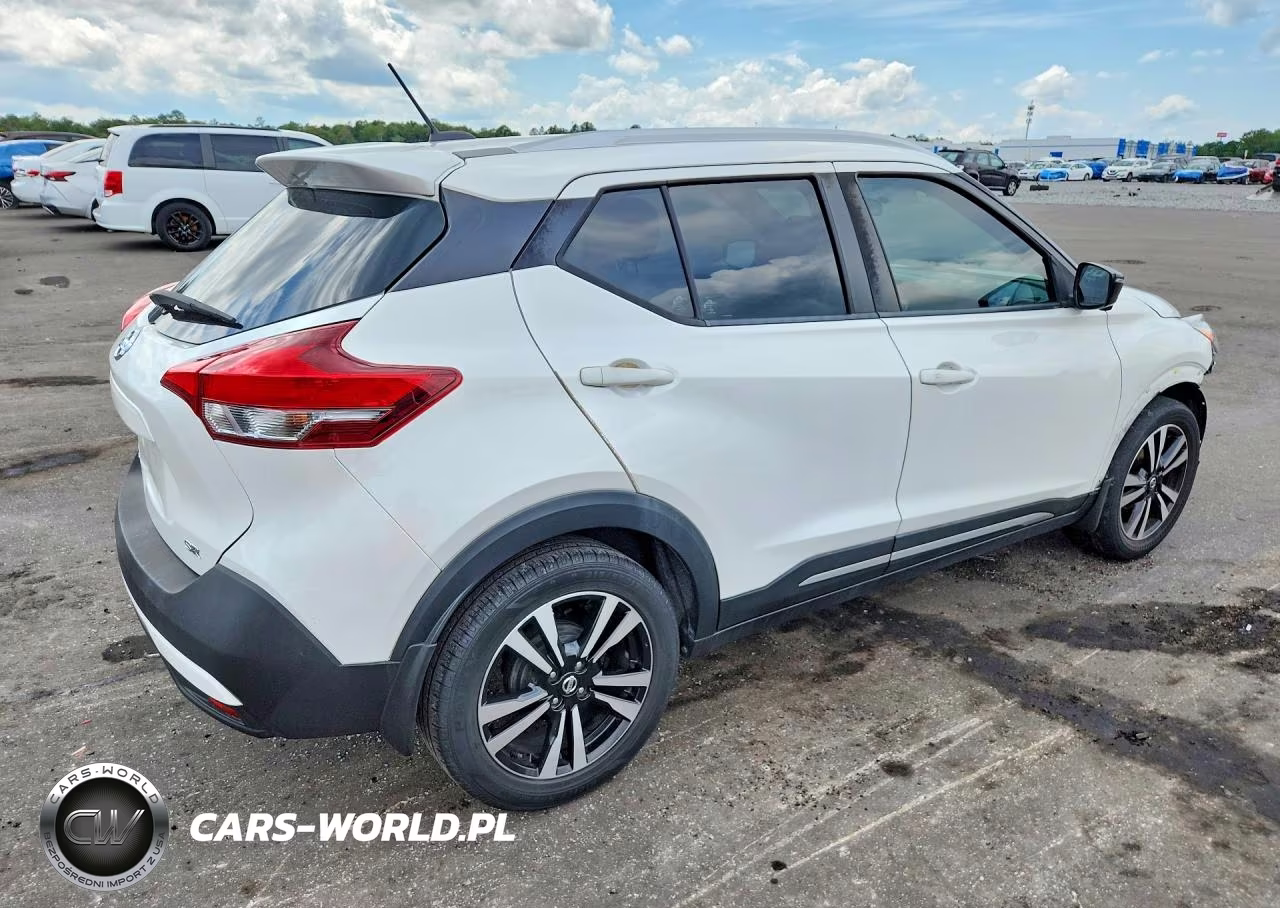 2018 Nissan Kicks Sr VIN:3N1CP5CUXJL525434 - 3