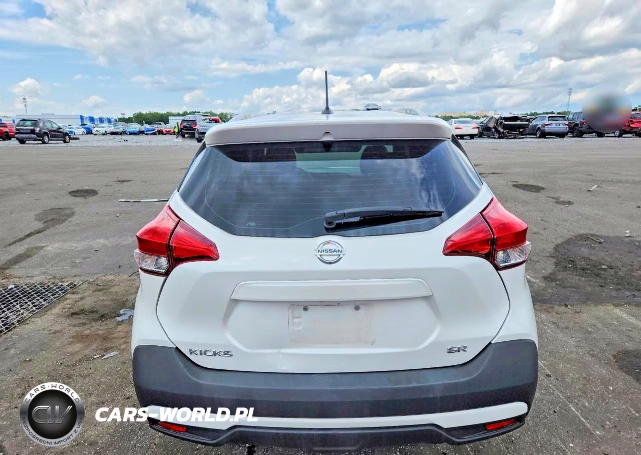 2018 Nissan Kicks Sr VIN:3N1CP5CUXJL525434 - 6
