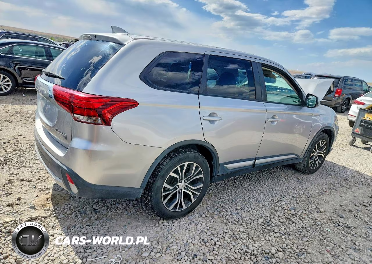 2018 Mitsubishi Outlander Se VIN:JA4AD3A37JZ023639 - 3
