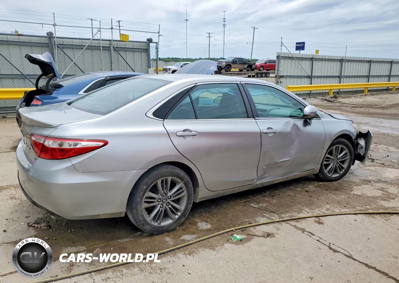 2016 Toyota Camry Se VIN:4T1BF1FK0GU266588 - 3