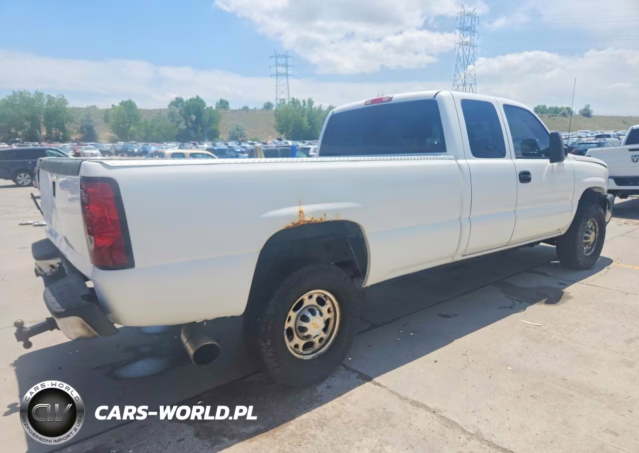 2007 Chevrolet Silverado C2500 Heavy Duty VIN:1GCHC29D07E116078 - 3