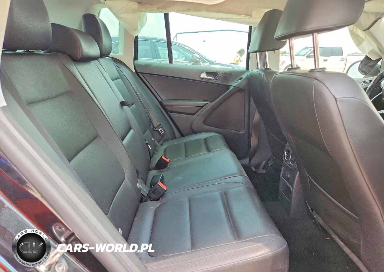 2017 Volkswagen Tiguan Wolfsburg VIN:WVGRV7AXXHK012732 - 10
