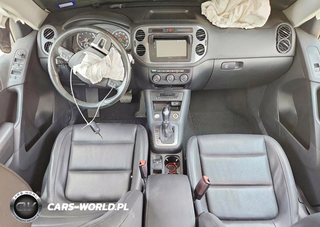 2017 Volkswagen Tiguan Wolfsburg VIN:WVGRV7AXXHK012732 - 8