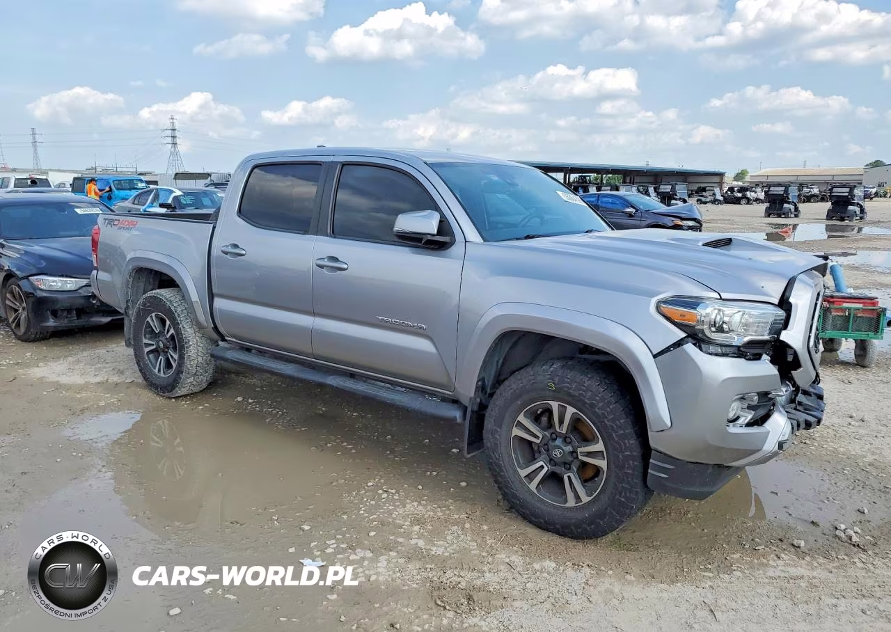 2018 Toyota Tacoma Trd Sport VIN:5TFCZ5AN8JX123046 - 4