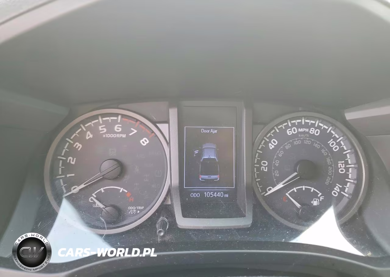 2018 Toyota Tacoma Trd Sport VIN:5TFCZ5AN8JX123046 - 9