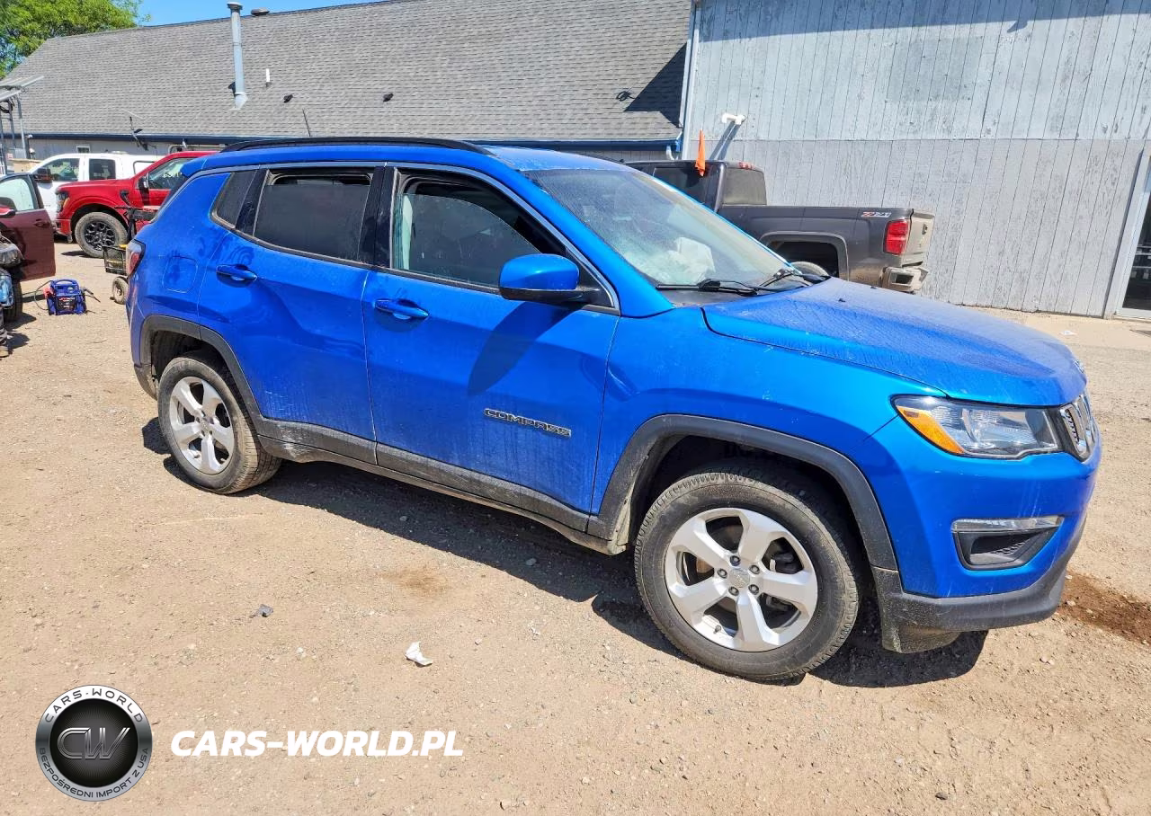 2017 Jeep Compass Latitude VIN:3C4NJDBB5HT688746 - 4