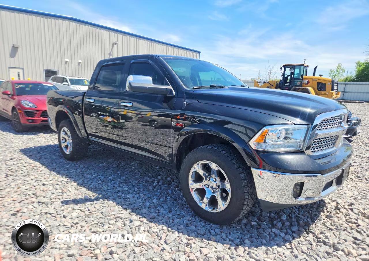 2017 Ram 1500 Laramie VIN:1C6RR7NM4HS875249 - 4