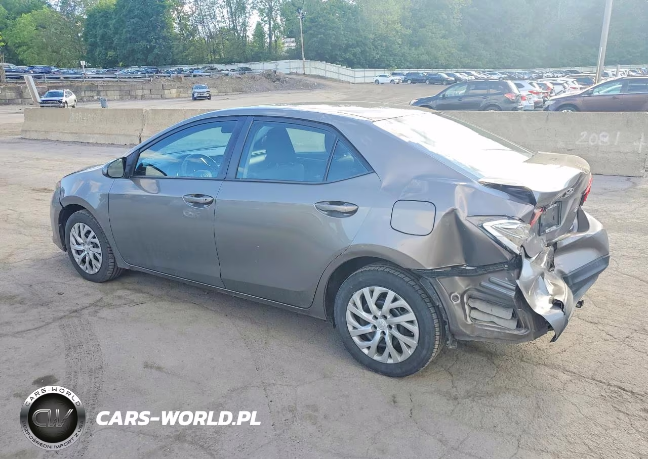 2018 Toyota Corolla Le VIN:2T1BURHEXJC013668 - 2