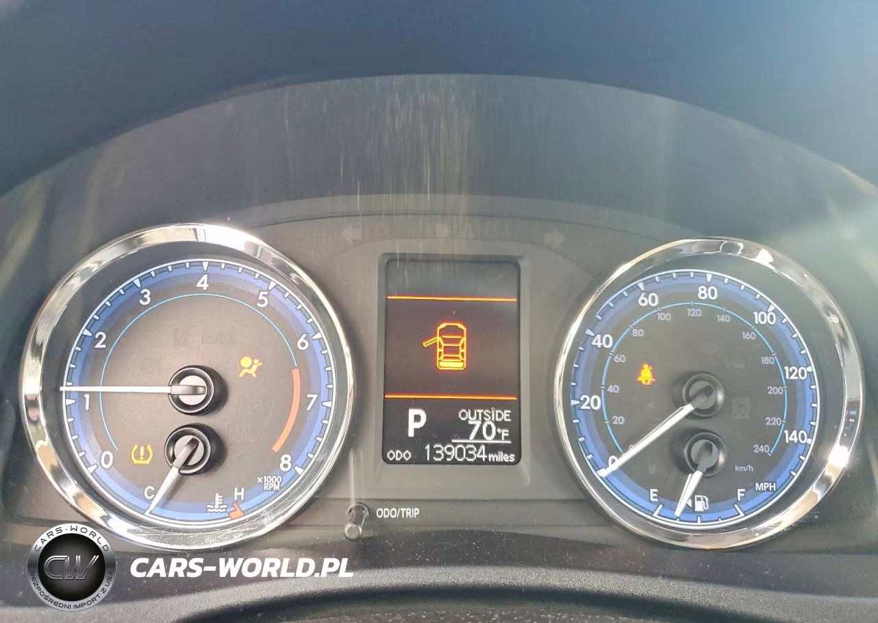 2018 Toyota Corolla Le VIN:2T1BURHEXJC013668 - 9