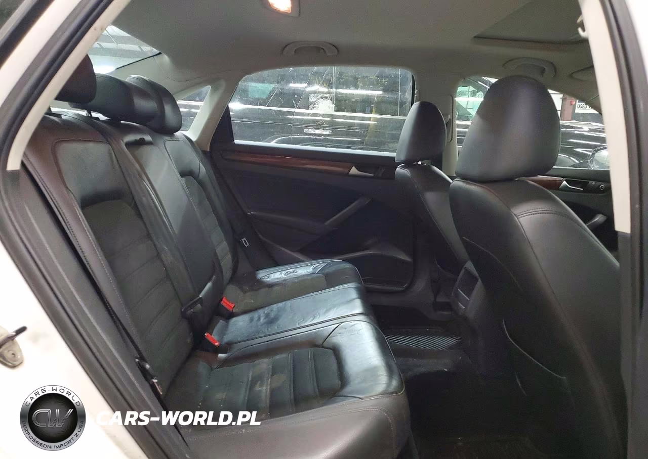 2012 Volkswagen Passat Sel VIN:1VWCM7A35CC083850 - 10