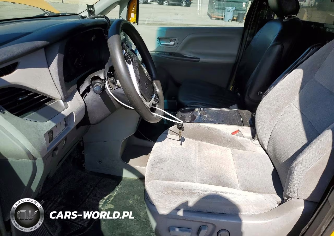2017 Toyota Sienna Le VIN:5TDKZ3DC7HS886962 - 7