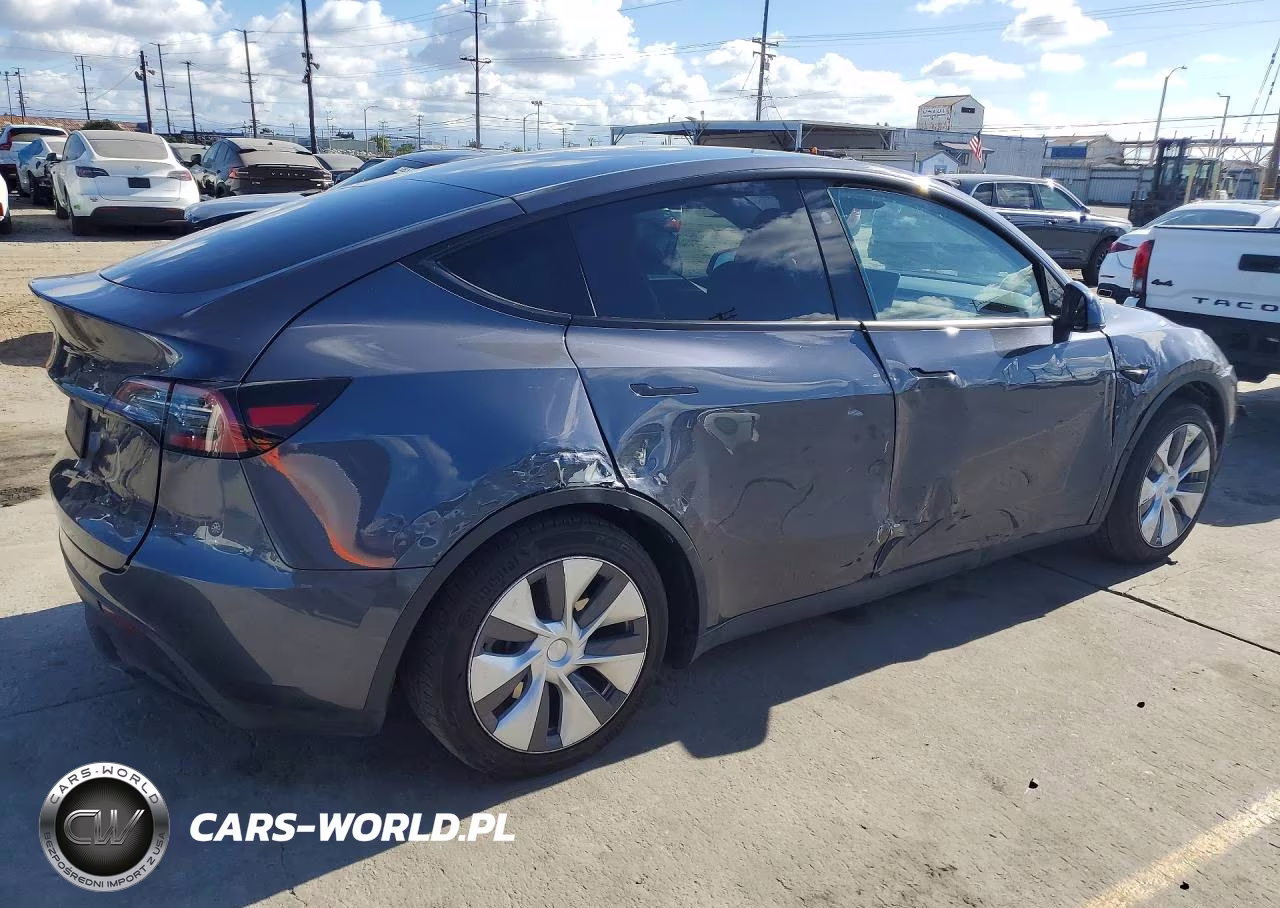2023 Tesla Model Y VIN:7SAYGDED3PF941314 - 3