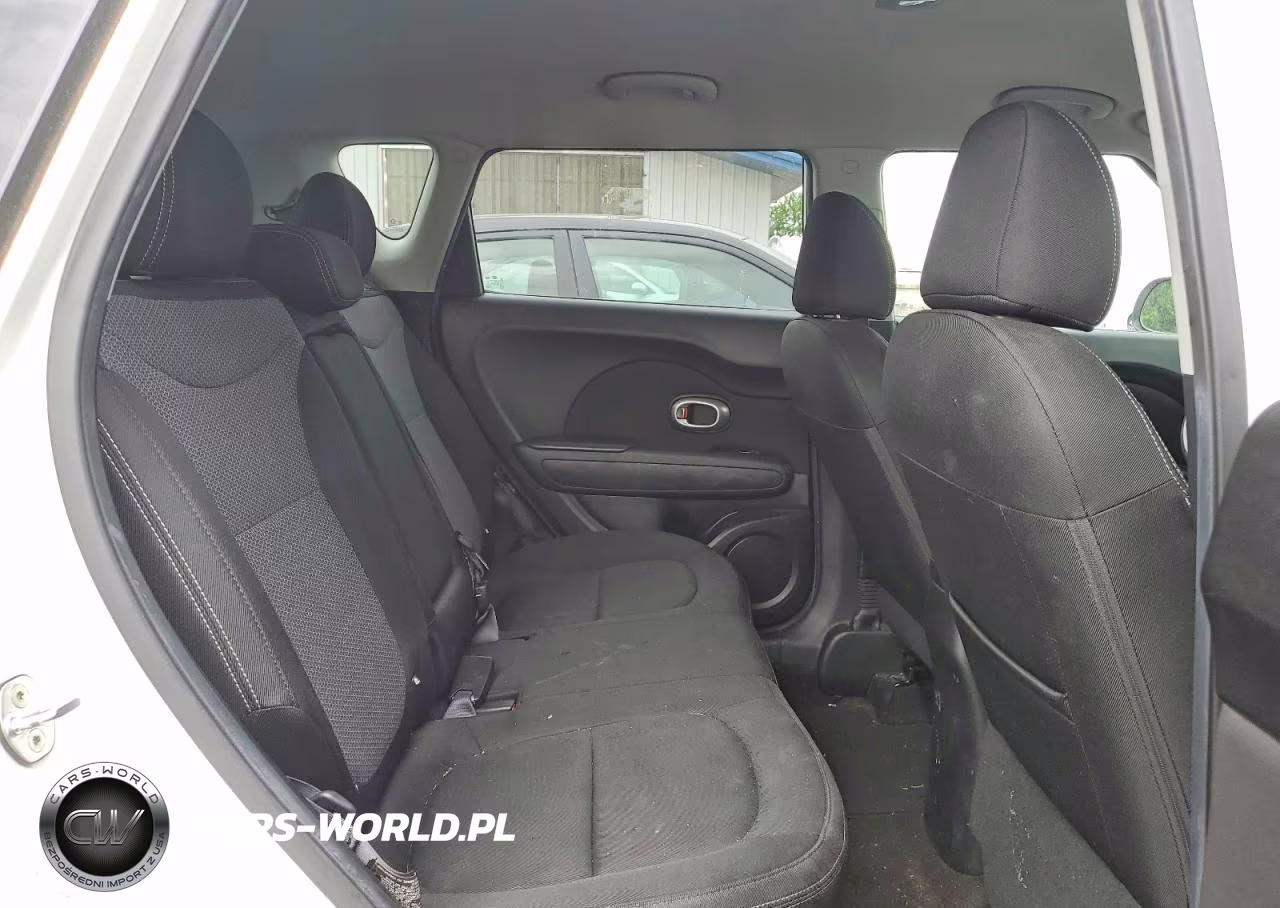2018 Kia Soul + VIN:KNDJP3A55J7612652 - 10