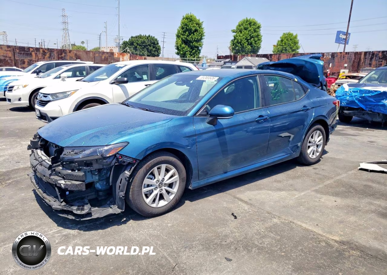 2025 Toyota Camry Le – zdjęcie 1 z 13