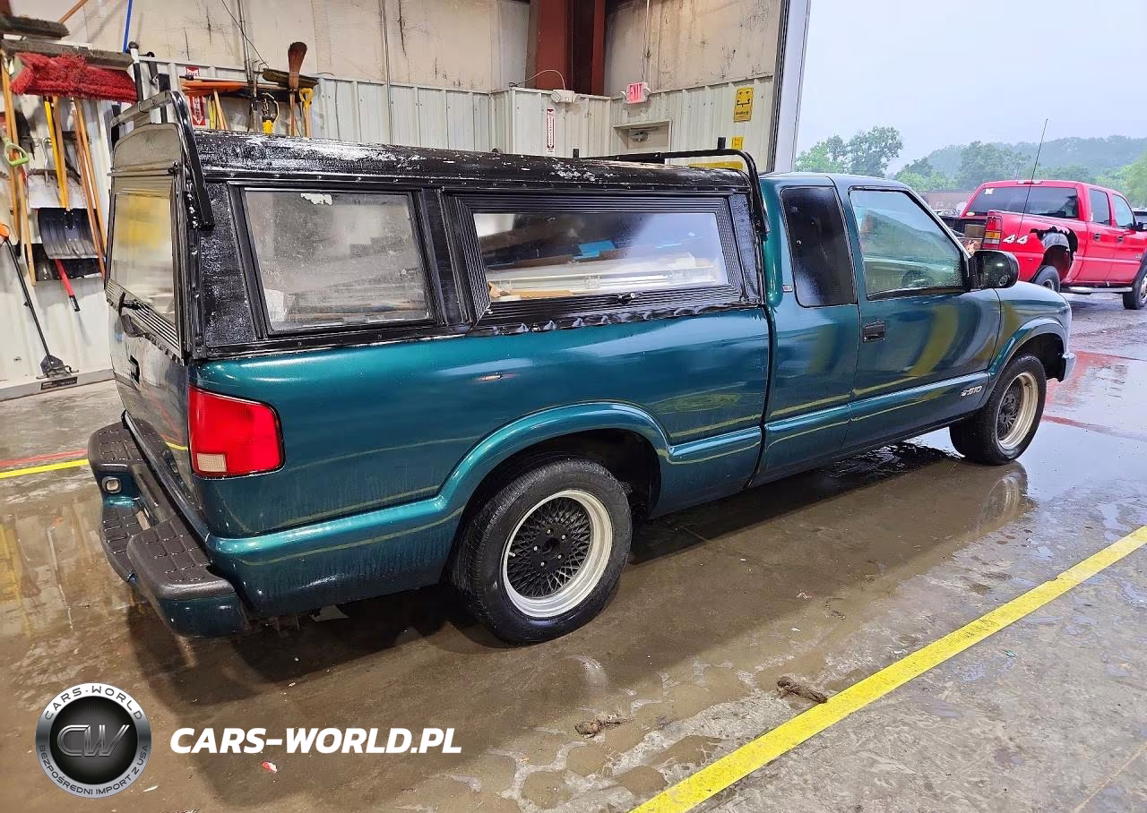 1998 Chevrolet S Truck S10 VIN:1GCCS19X2W8133172 - 3