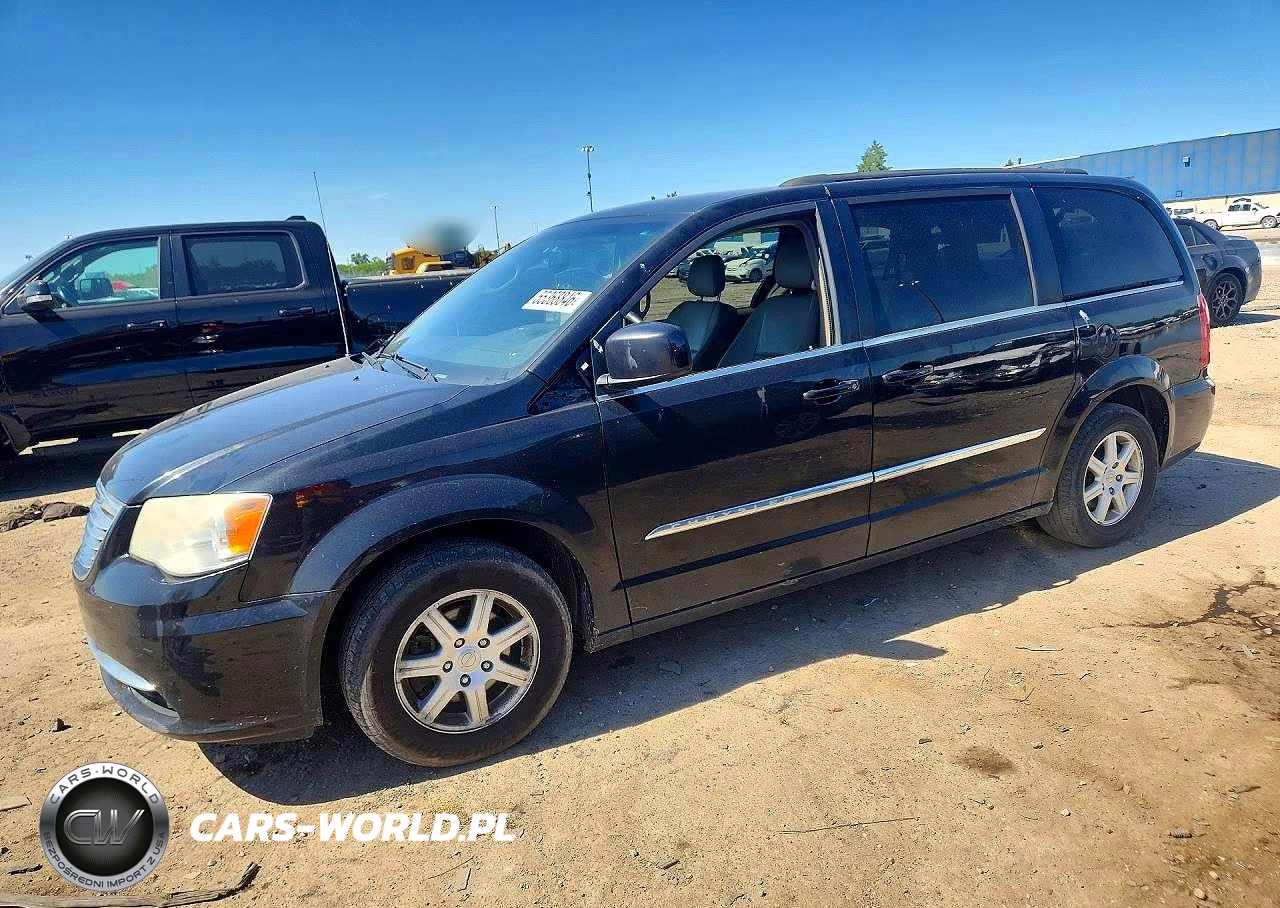 2012 Chrysler Town & Country Touring – zdjęcie 1 z 13