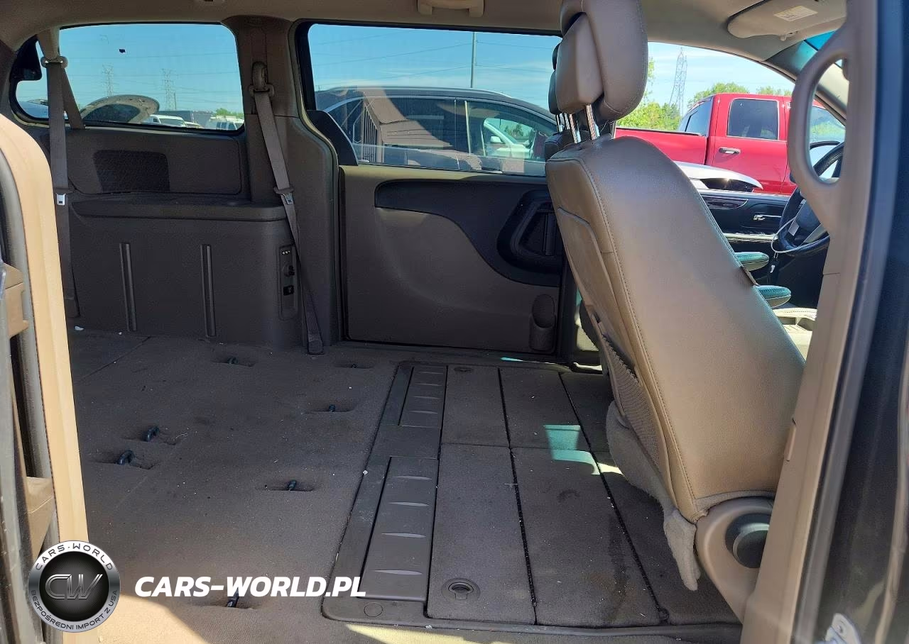 2012 Chrysler Town & Country Touring VIN:2C4RC1BG2CR412431 - 11