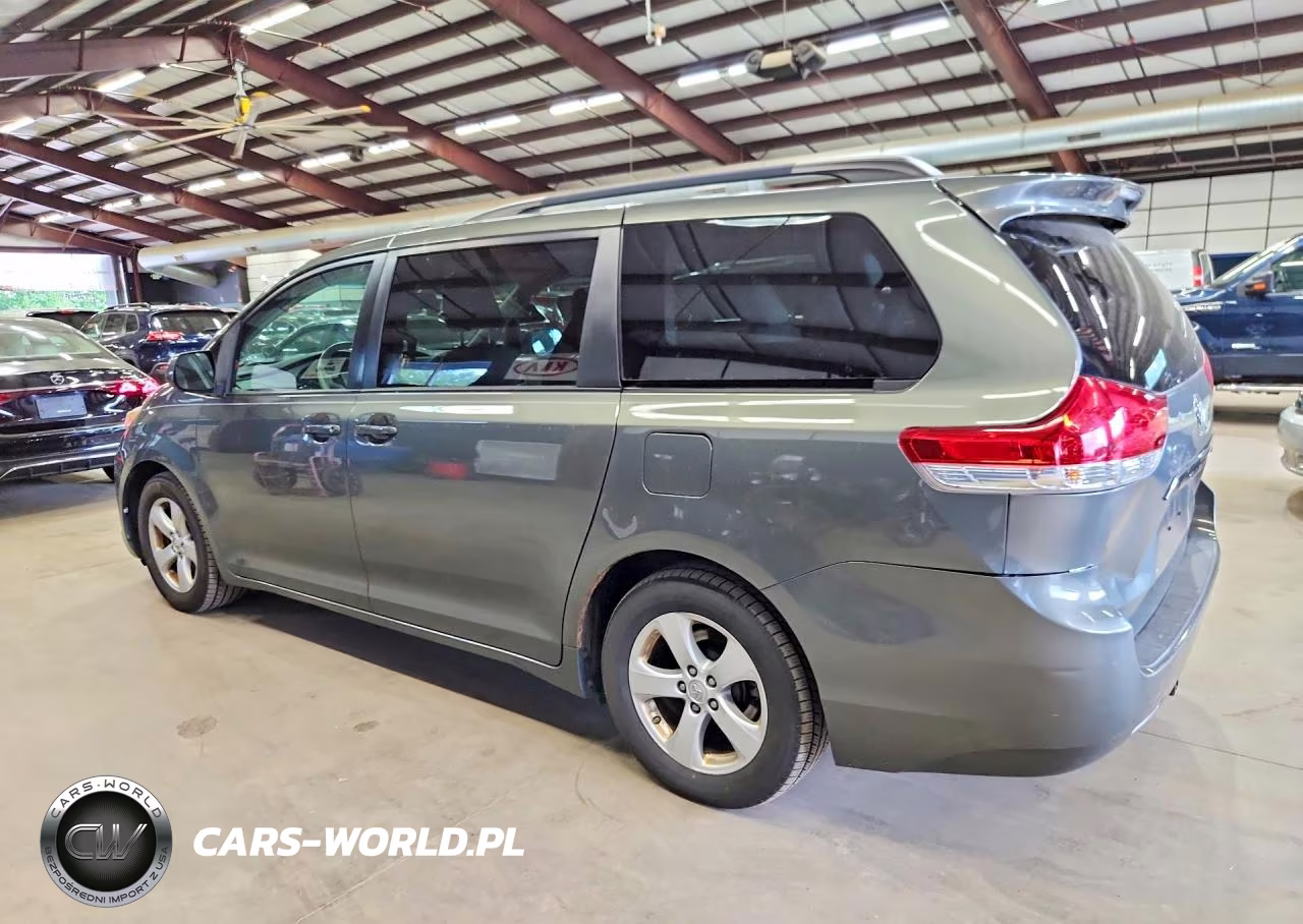 2014 Toyota Sienna Le VIN:5TDKK3DC0ES444430 - 2