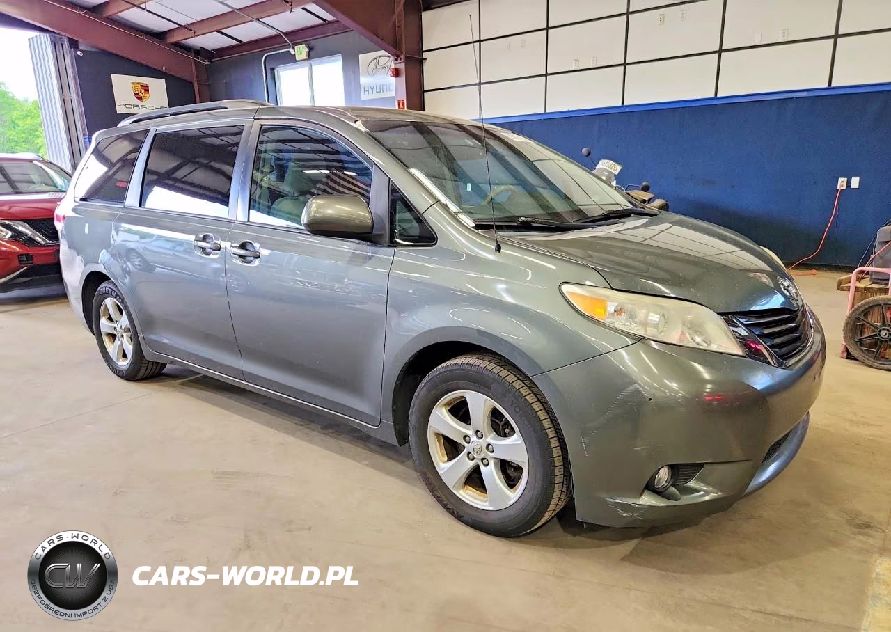 2014 Toyota Sienna Le VIN:5TDKK3DC0ES444430 - 4