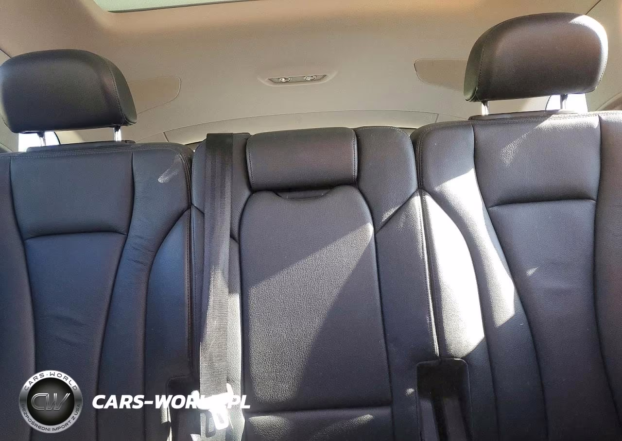 2018 Audi Q7 Premium Plus VIN:WA1LAAF72JD022946 - 10