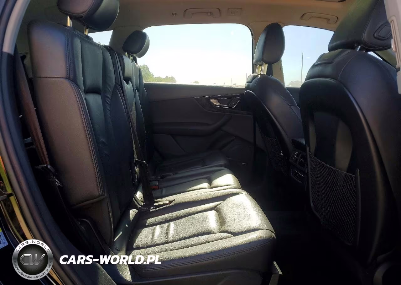 2018 Audi Q7 Premium Plus VIN:WA1LAAF72JD022946 - 11