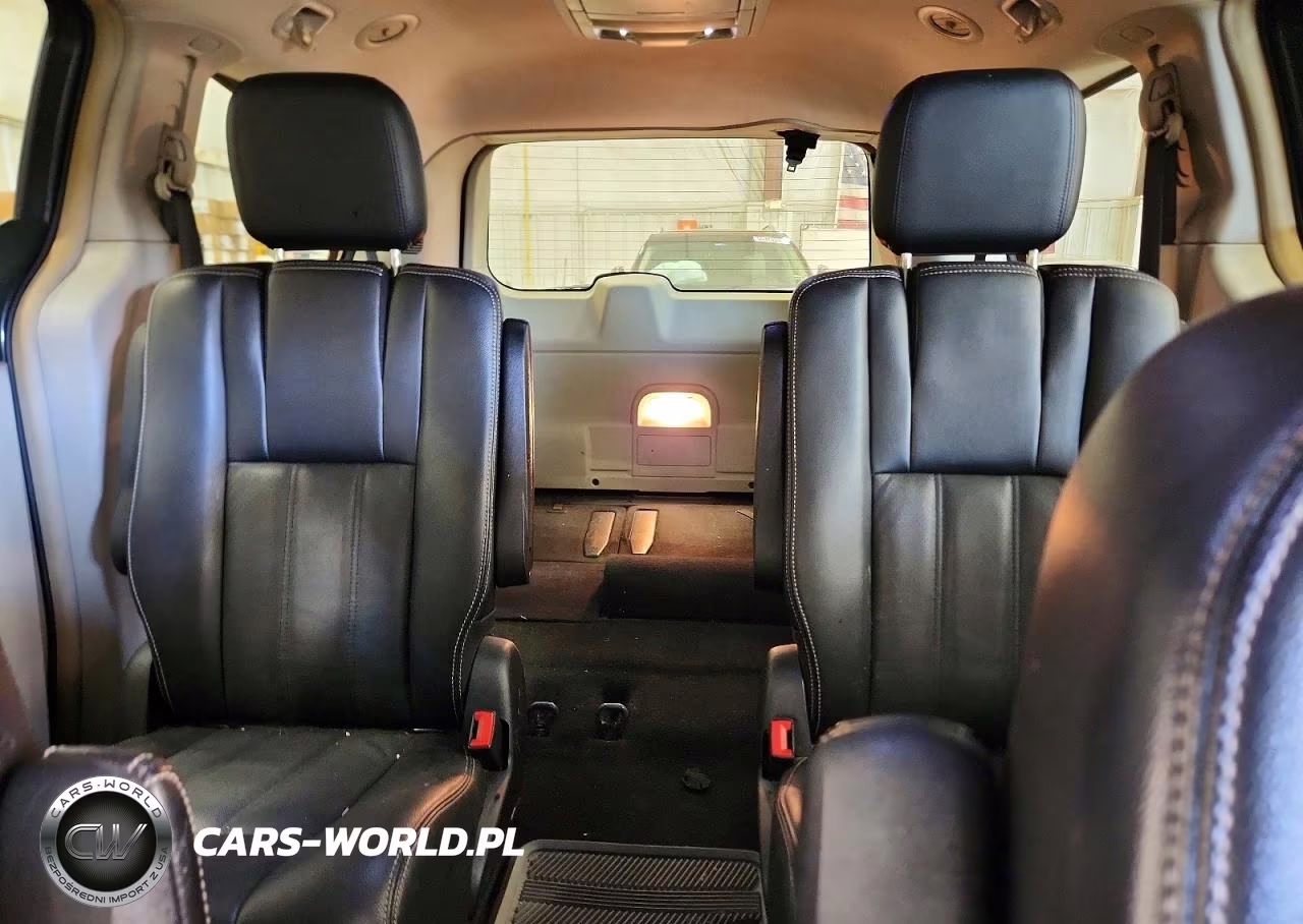 2012 Chrysler Town & Country Touring VIN:2C4RC1BG7CR189612 - 10