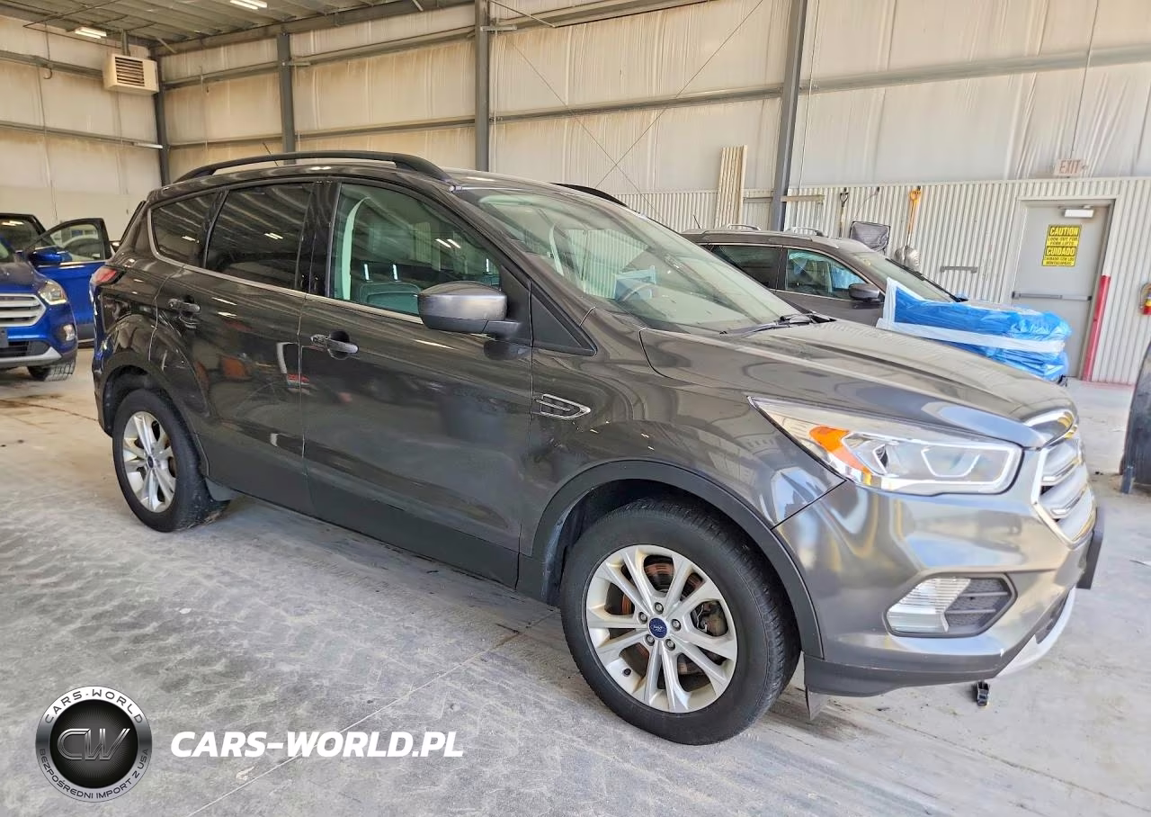 2017 Ford Escape Se VIN:1FMCU9GD4HUE40947 - 4