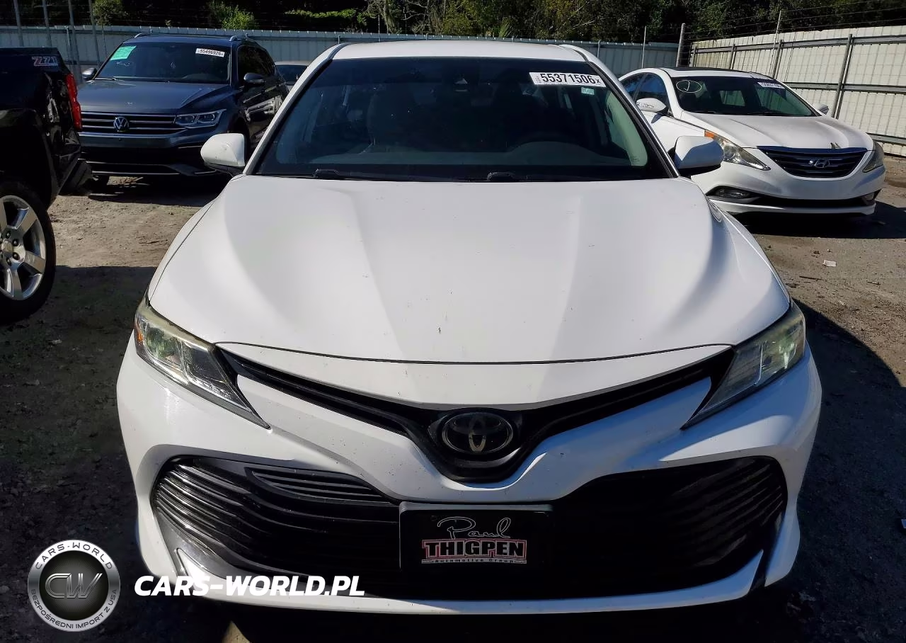 2019 Toyota Camry Le VIN:4T1B11HK4KU243996 - 5